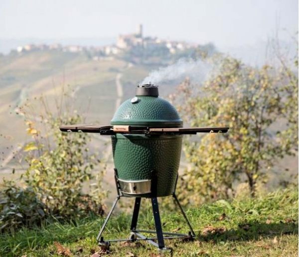Угольный гриль размер M с откидными столиками и на ножках