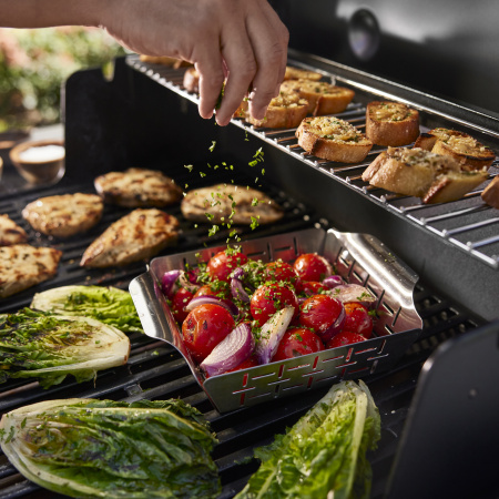 Гриль газовый Genesis E-415, черный