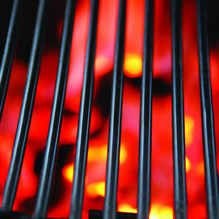 Керамический гриль барбекю Primo Oval 300 Family All in One с подставкой и столиком