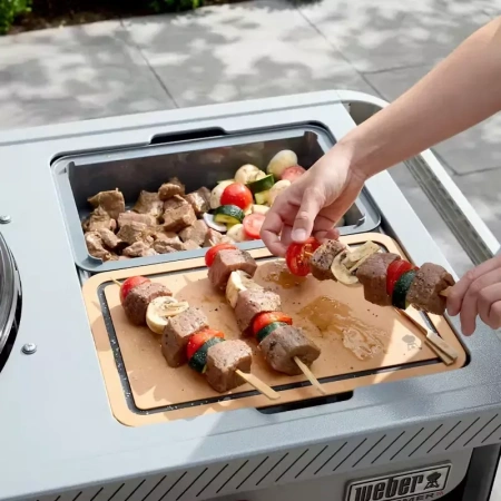 Weber Performer Premium, 57 см, гриль угольный