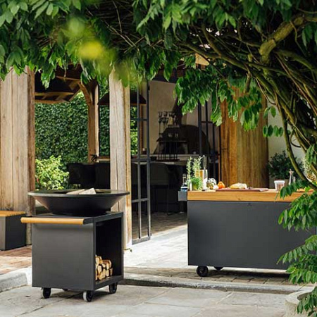 Угольный гриль- очаг Ofyr Classic 100 PRO черный с дровницей