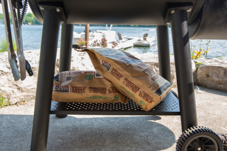 Угольная гриль-коптильня Broil King Regal Offset 400