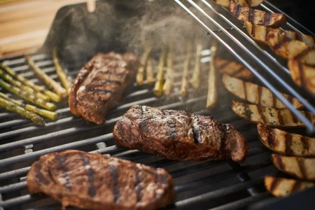 Гриль газовый Spirit E-215 GBS, черный