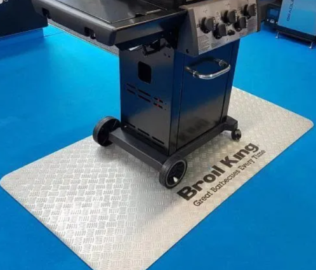 Коврик резиновый под гриль серебристый Broil King