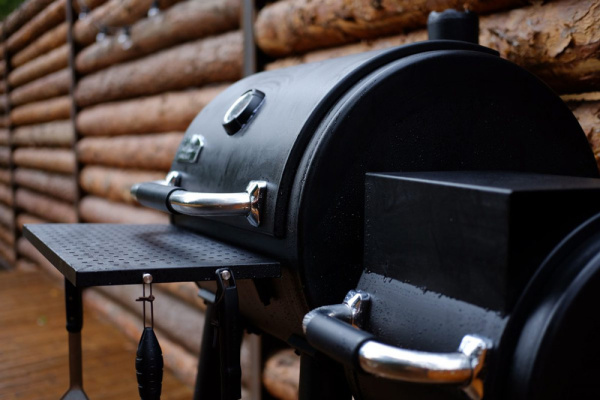 Угольная гриль-коптильня Broil King Regal Offset 400