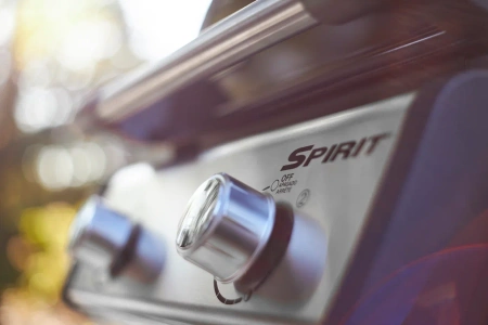 Гриль газовый Spirit E-215 GBS, черный