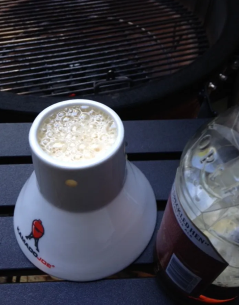 Подставка керамическая для запекания курицы на пиве/вине/маринаде, Kamado Joe