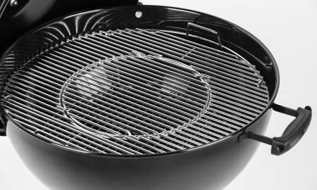 Угольный гриль Weber Master-Touch GBS С-5750, 57 см дымчатый (аксессуары для угольного гриля покупаются отдельно)